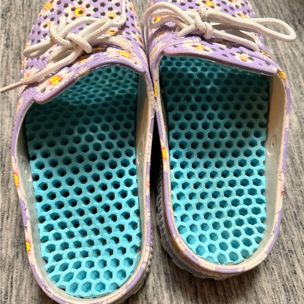 Floral Perforated Slip-On beach ware - Picture 2 of 5